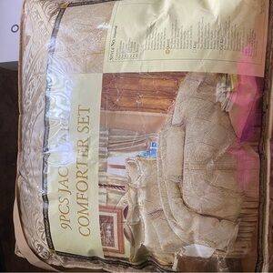 Gold Queen comforter set